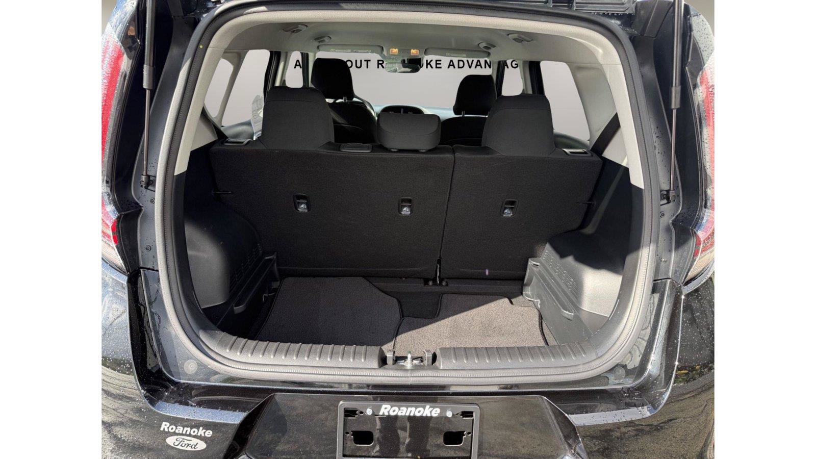 Used 2025 Kia Soul LX FWD image 17