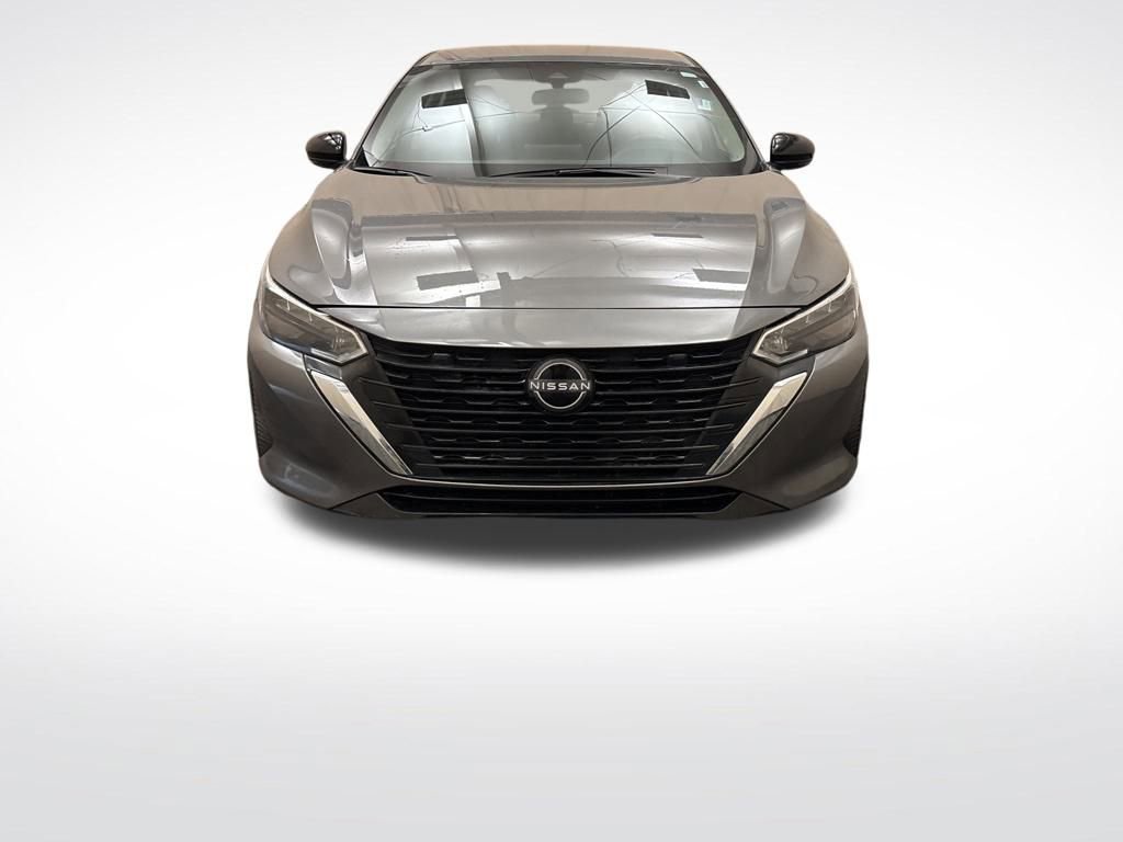 Used 2025 Nissan Sentra SR image 2