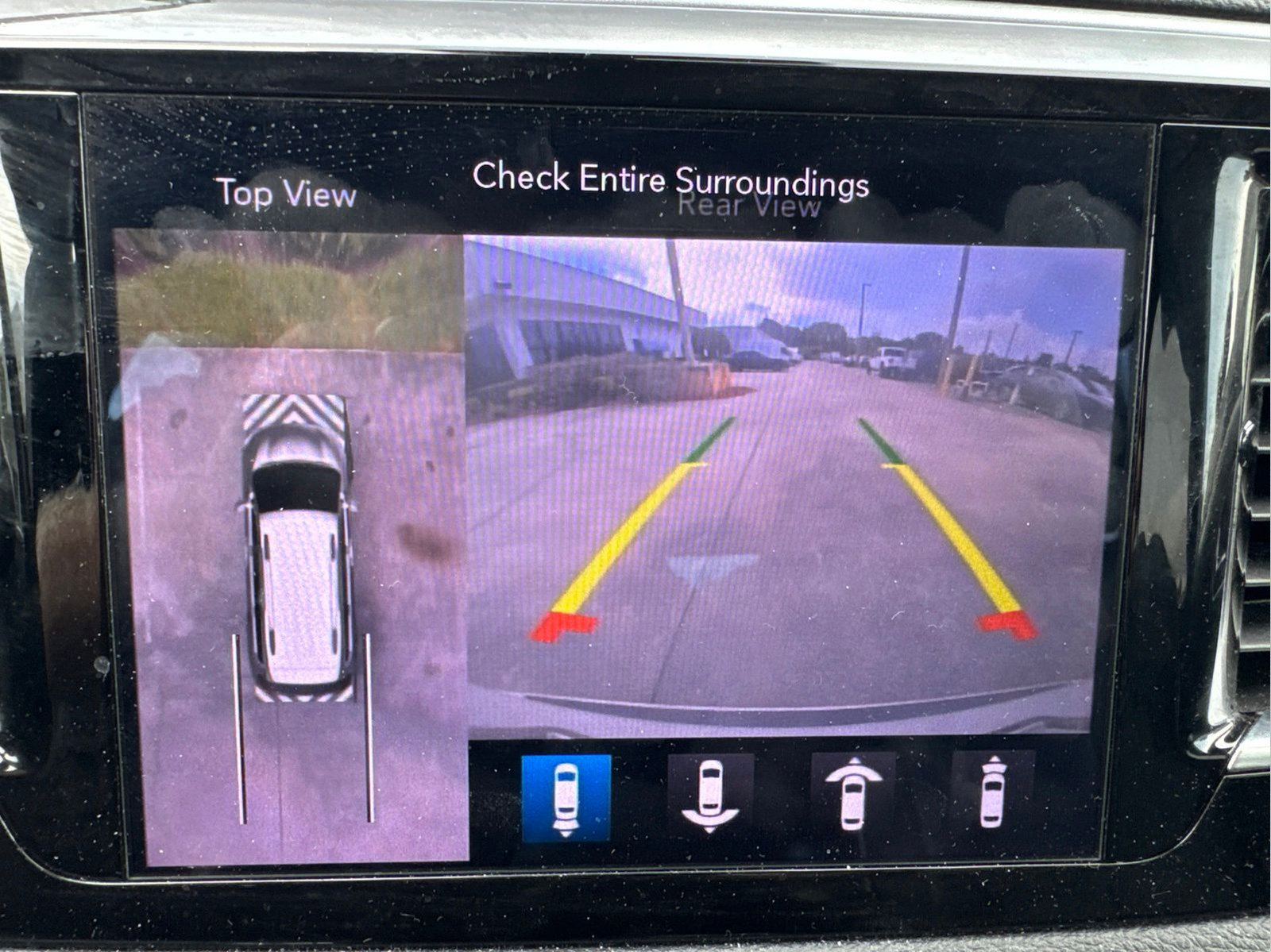 Certified 2020 Chrysler Pacifica Limited FWD image 29