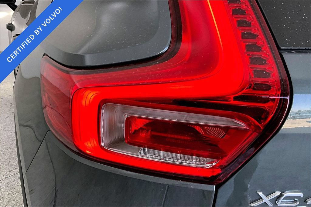 Used 2026 Volvo XC40 B4 Core w/ Climate Package FWD image 32
