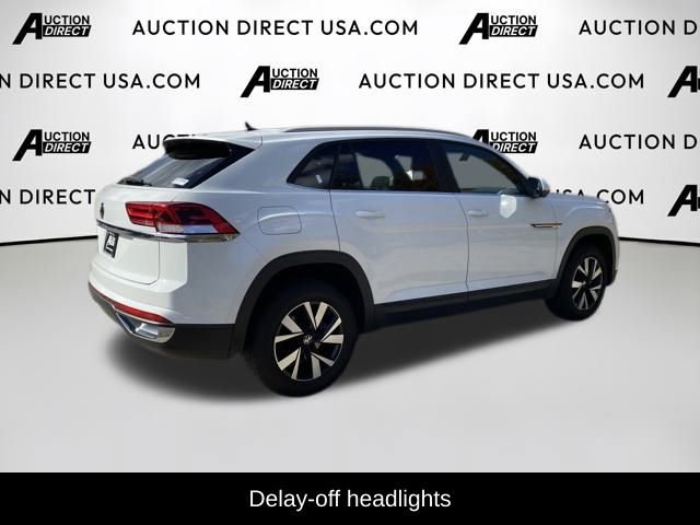 Used 2022 Volkswagen Atlas Cross Sport SE image 5