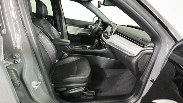 Used 2023 Jeep Compass Limited w/ Sun and Sound Group AWD/4WD image 31