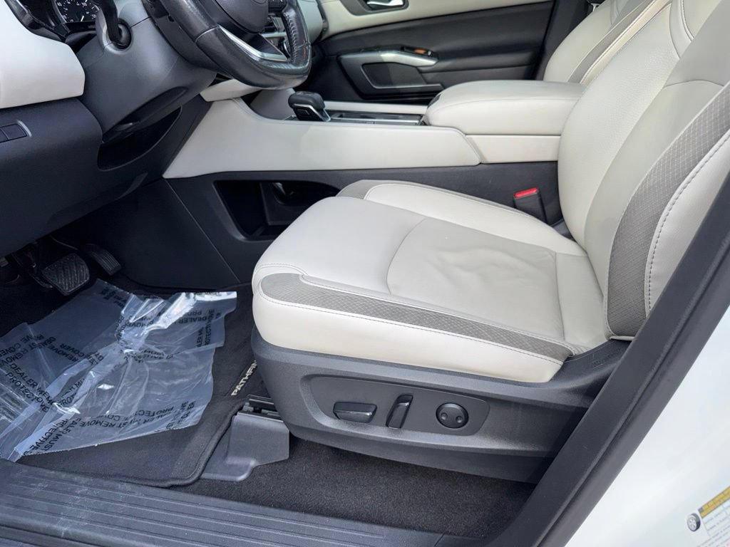Used 2023 Nissan Pathfinder SL w/ SL Premium Package FWD image 20
