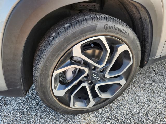 Used 2024 Chevrolet Trax RS w/ Sunroof Package FWD image 9