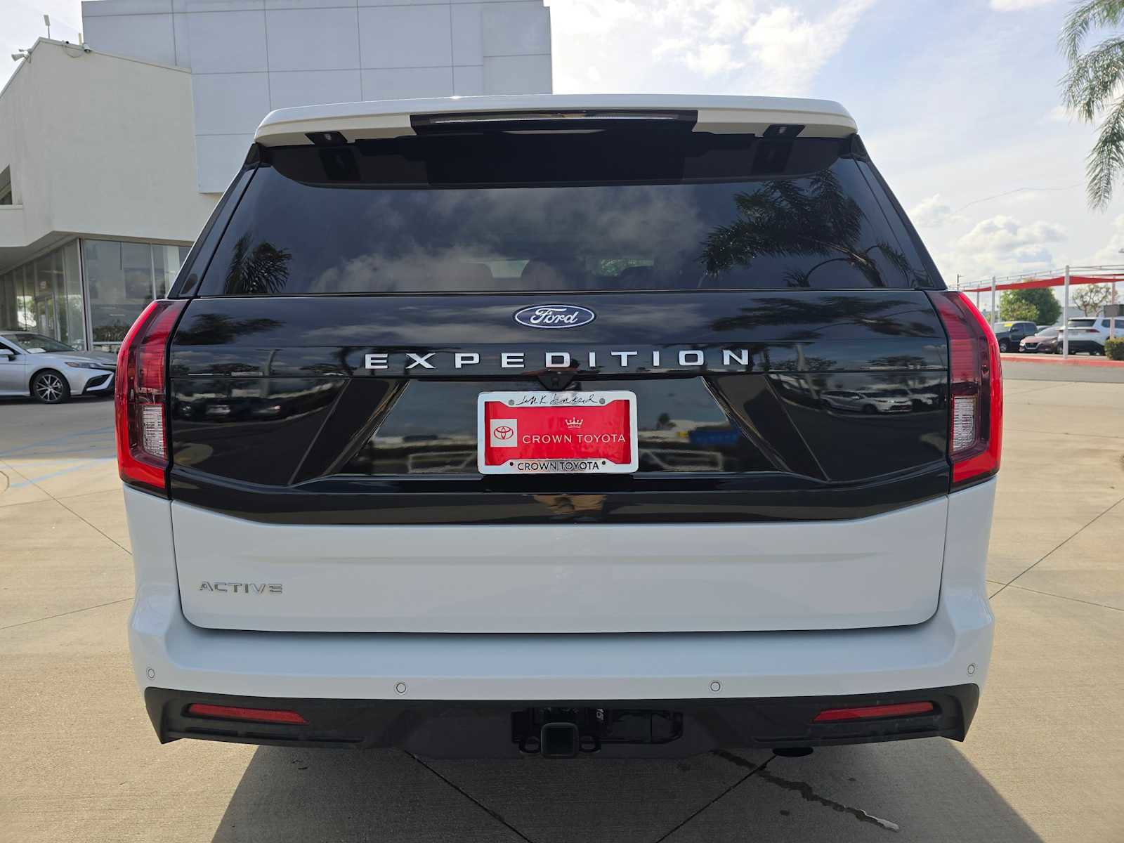 Used 2025 Ford Expedition Active AWD/4WD image 14