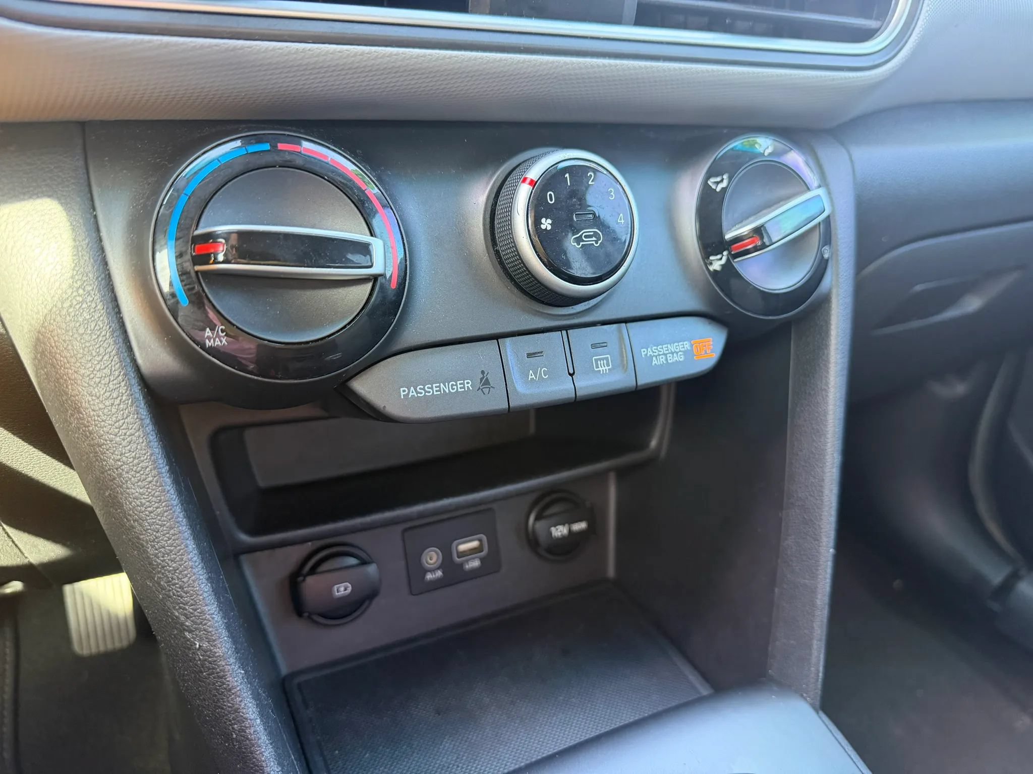 Used 2020 Hyundai Kona SE FWD image 20