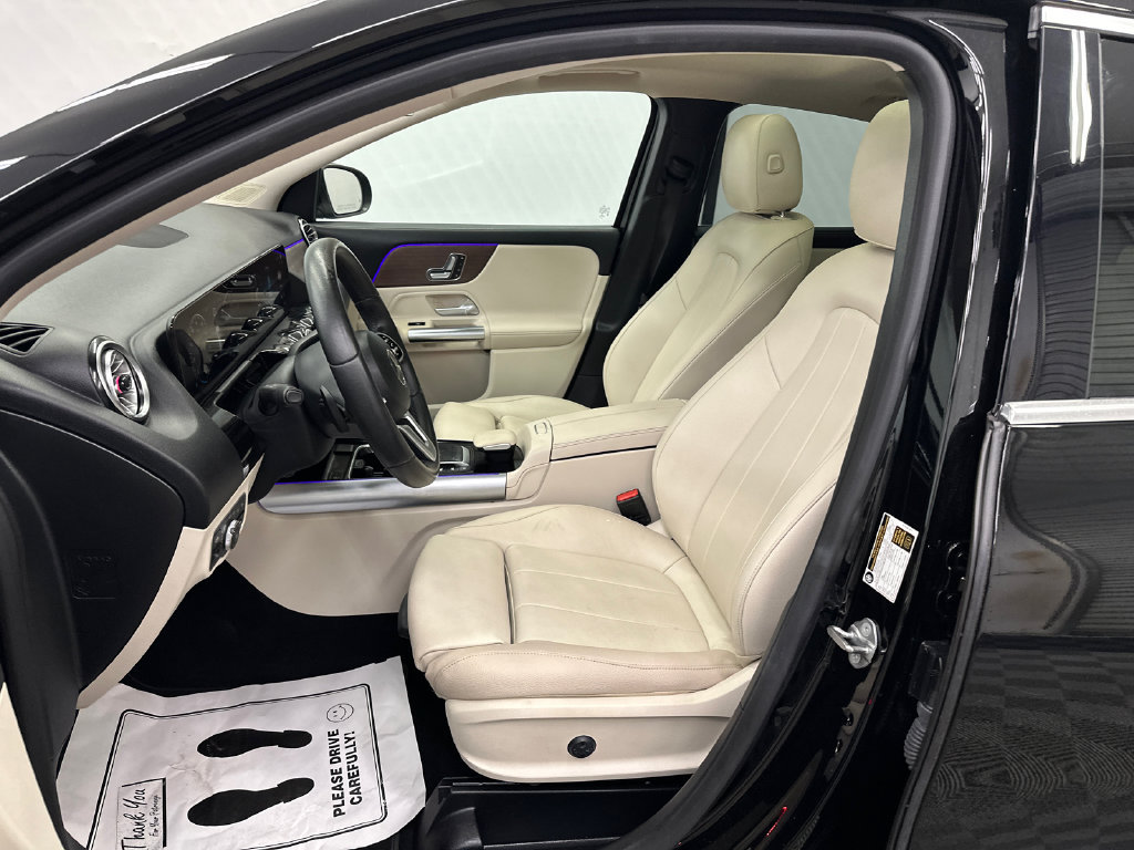Used 2023 Mercedes-Benz GLA 250 4MATIC w/ Premium Package image 9
