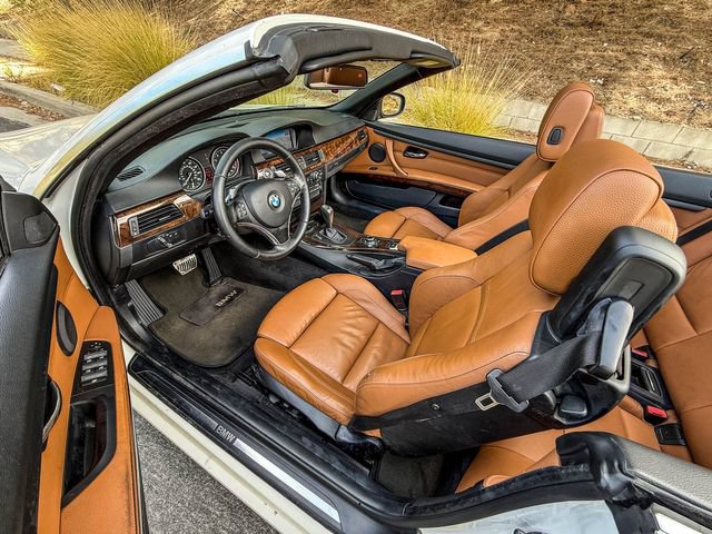 Used 2010 BMW 335i Convertible RWD image 5