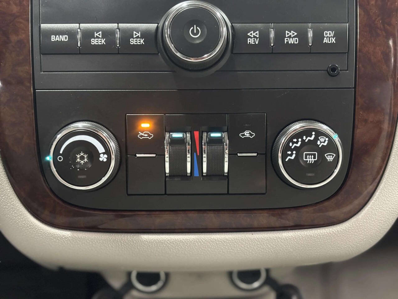 Used 2010 Chevrolet Impala LT w/ Convenience Package image 24