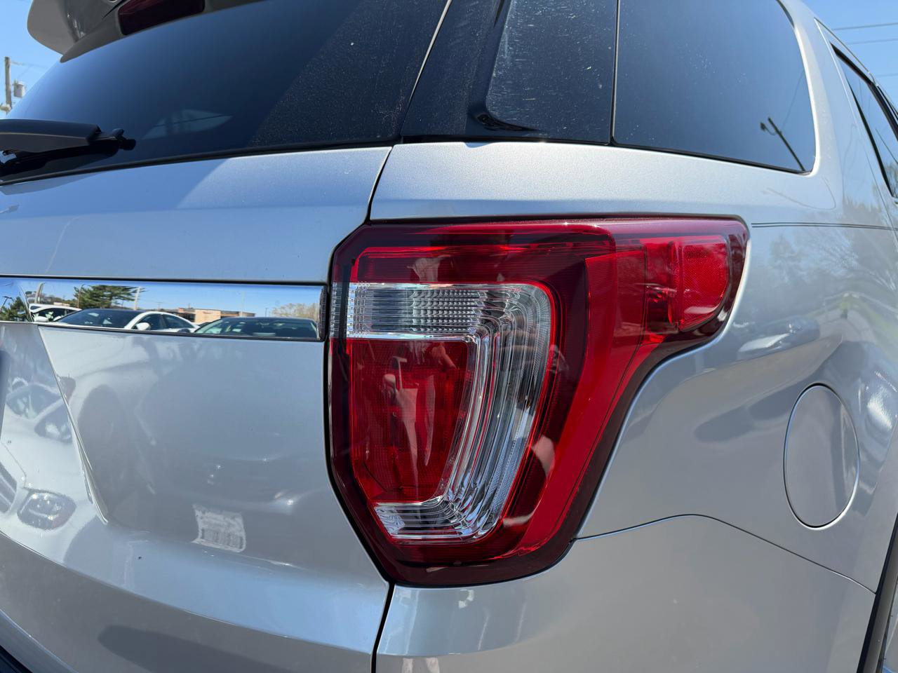 Used 2018 Ford Explorer XLT w/ Equipment Group 202A image 26