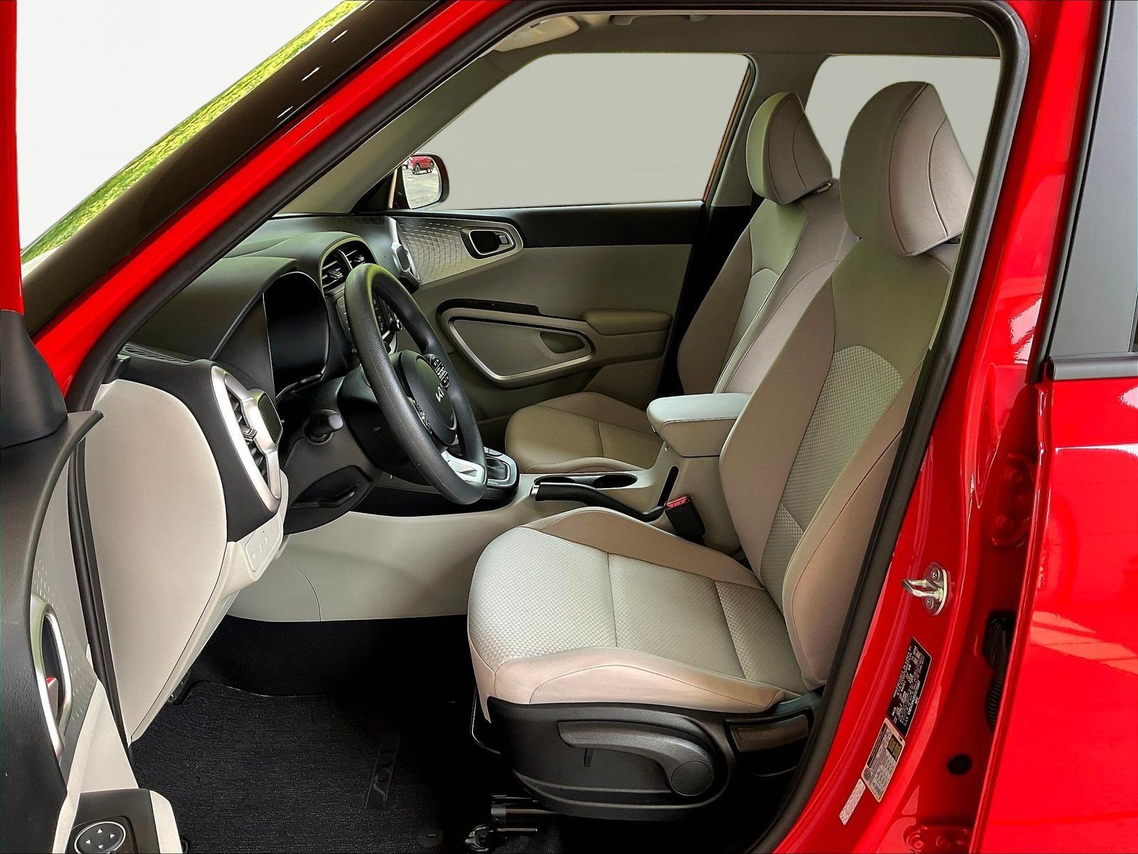 Used 2025 Kia Soul LX w/ LX Technology Package FWD image 19