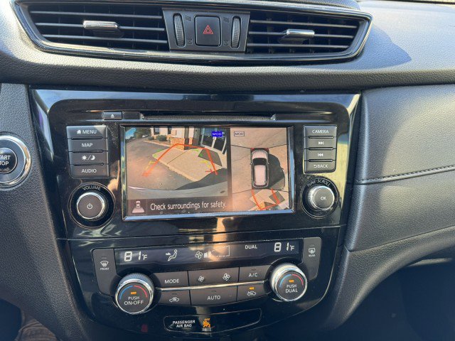 Used 2019 Nissan Rogue SV w/ Premium Package image 17