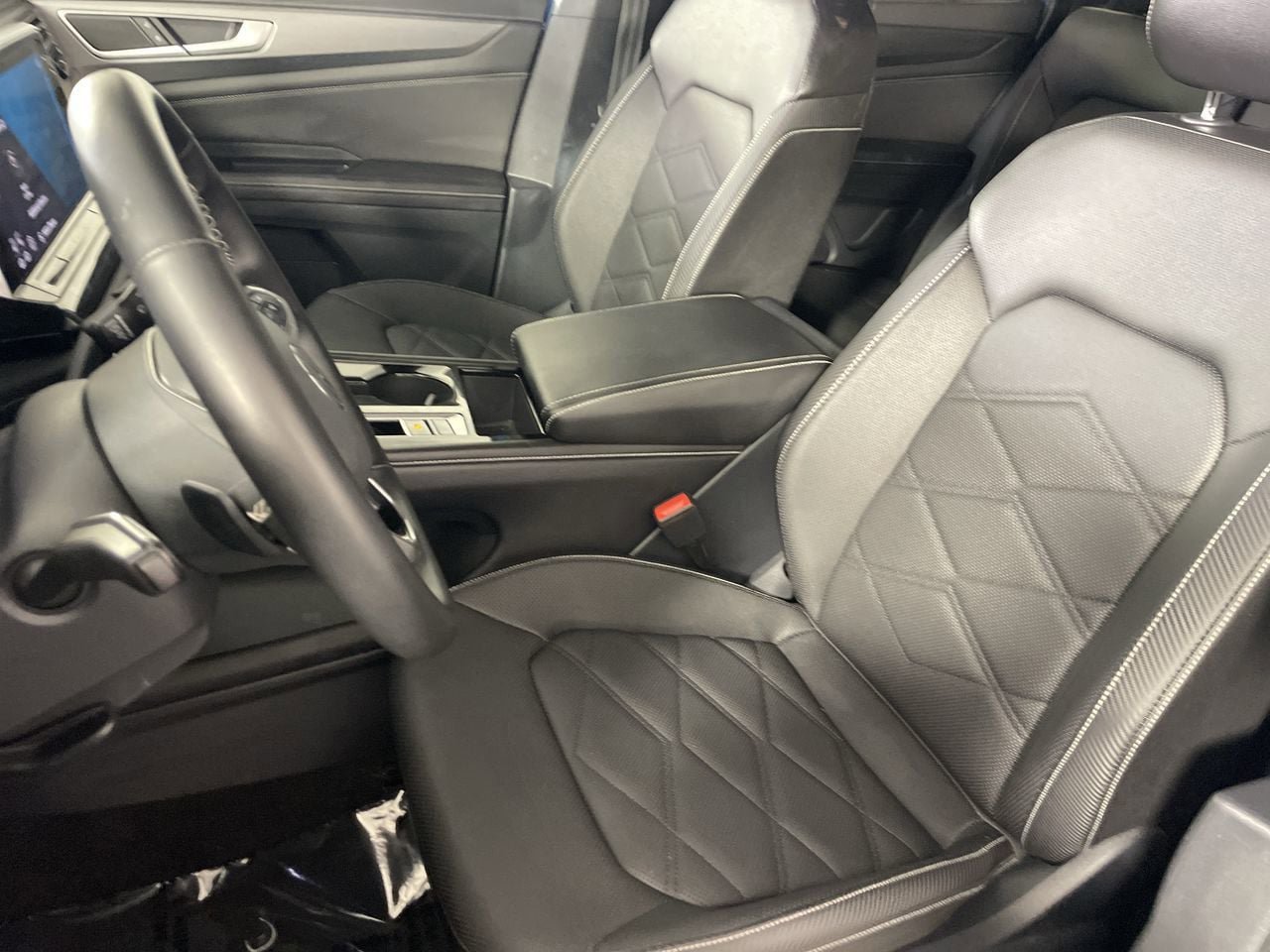 Used 2025 Volkswagen Atlas Cross Sport SE FWD image 19