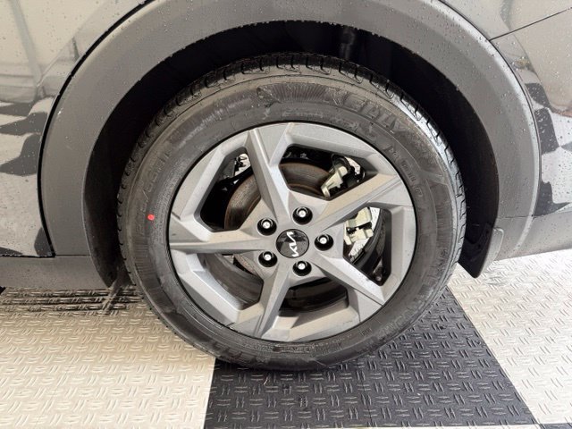 Used 2025 Kia K4 FWD image 10