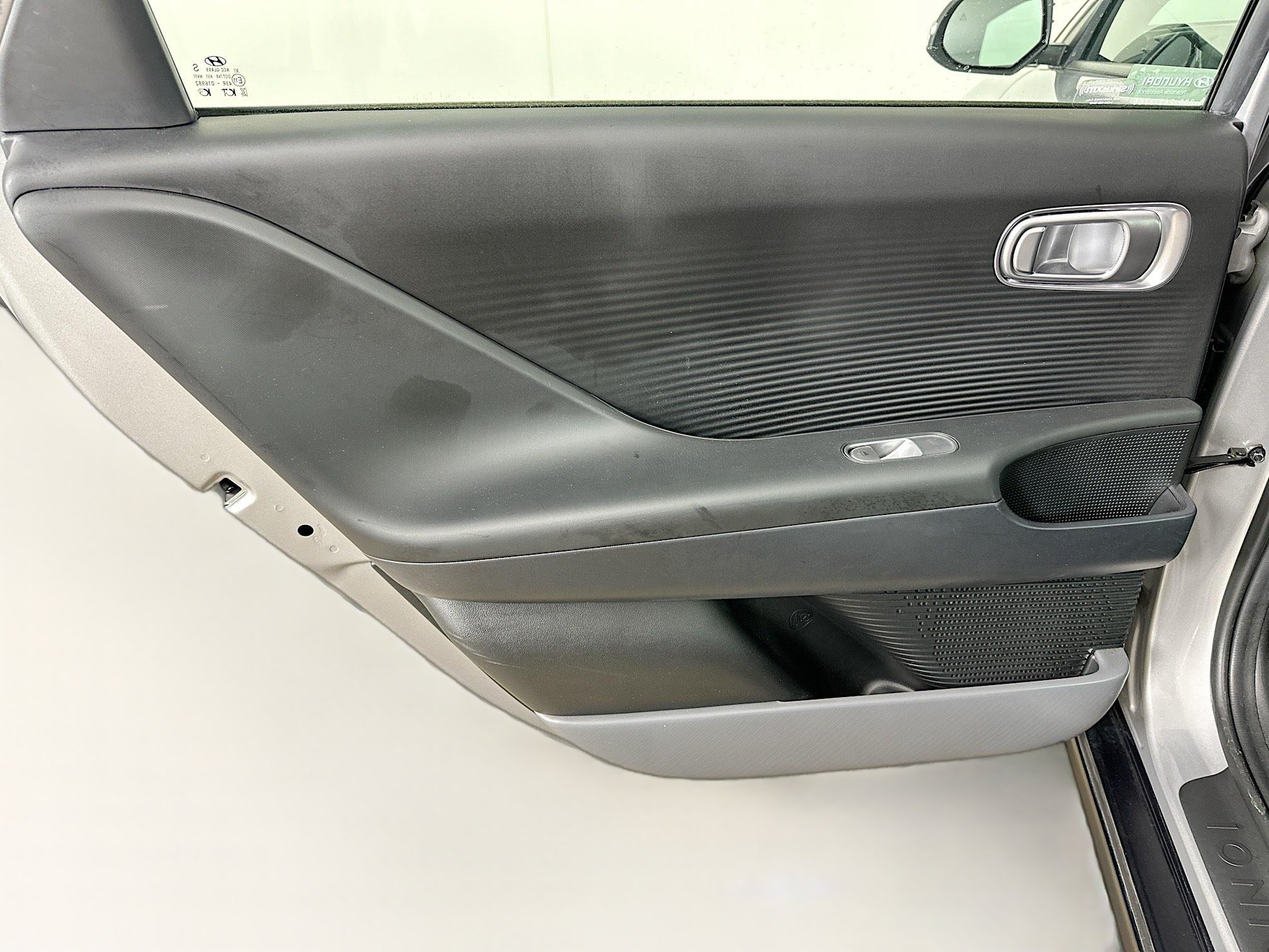 Used 2024 Hyundai Ioniq 6 SE RWD image 26