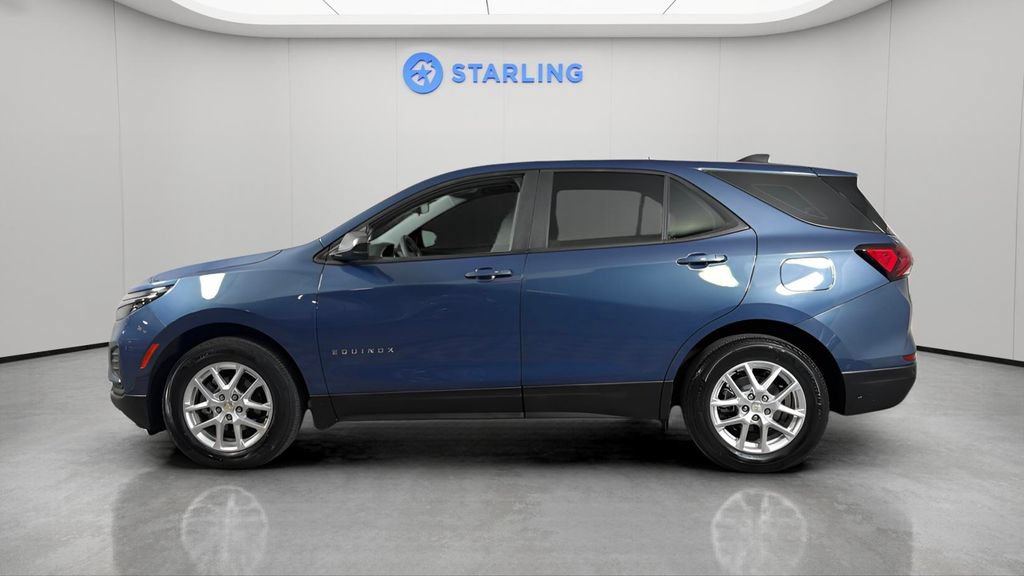 Used 2024 Chevrolet Equinox LS w/ Driver Confidence II Package FWD image 4