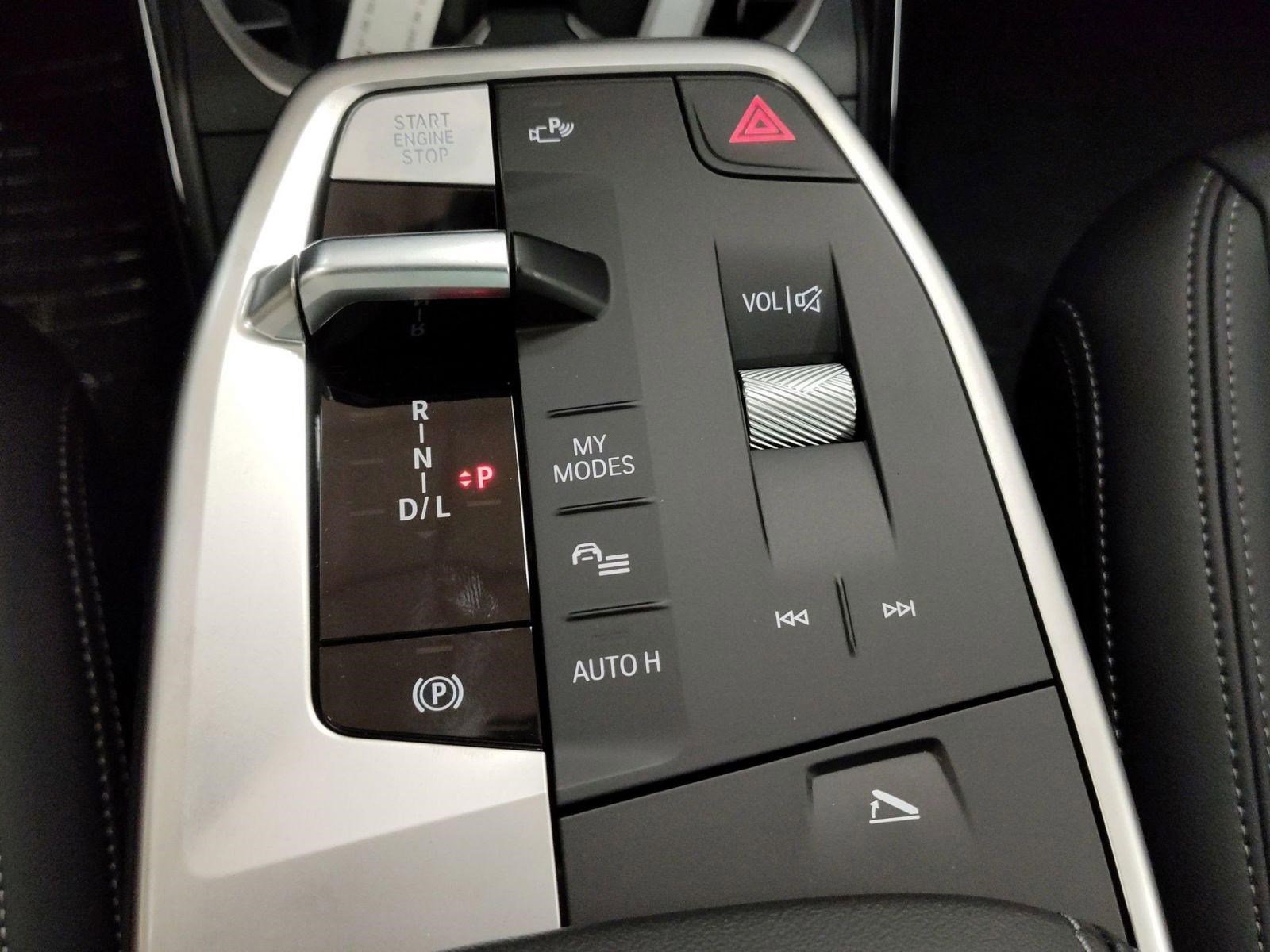 Used 2025 BMW X1 xDrive28i w/ Convenience Package image 16