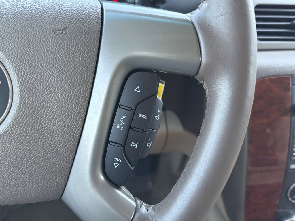 Used 2012 Chevrolet Suburban LTZ RWD image 18