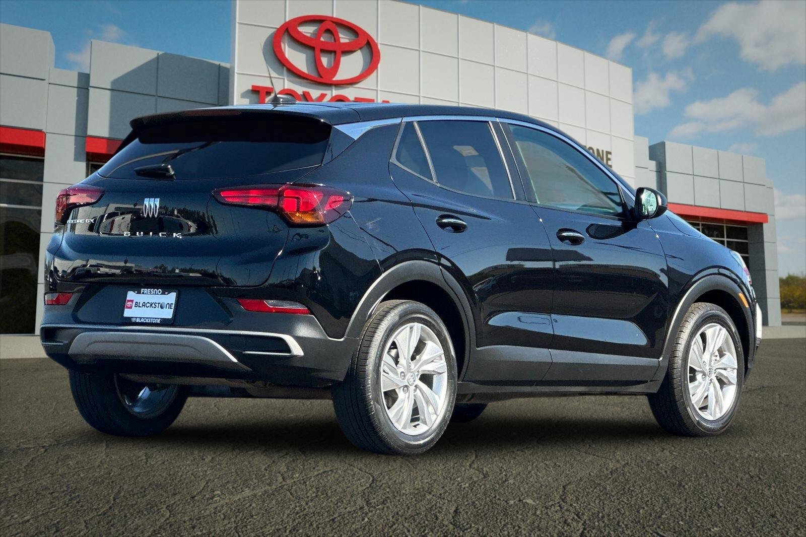 Used 2024 Buick Encore GX Preferred FWD image 3