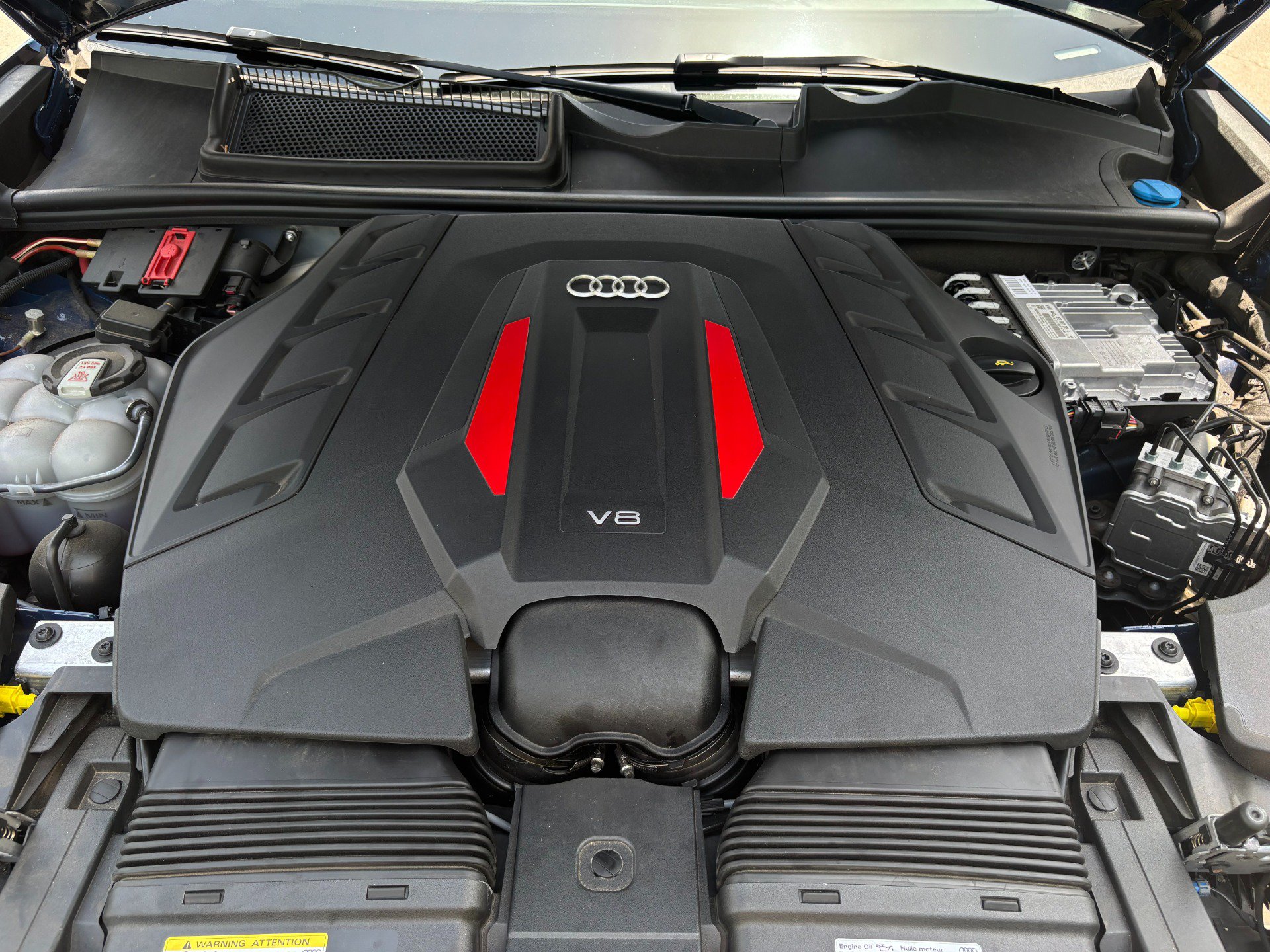 Used 2024 Audi SQ8 Prestige AWD/4WD image 19