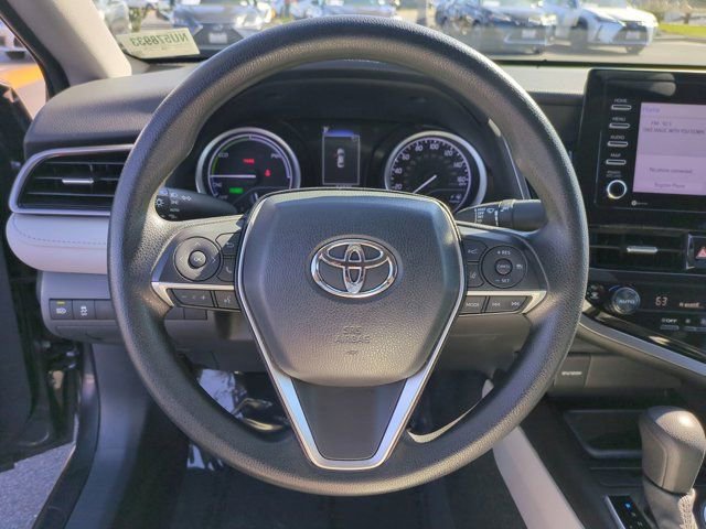 Used 2022 Toyota Camry LE image 18