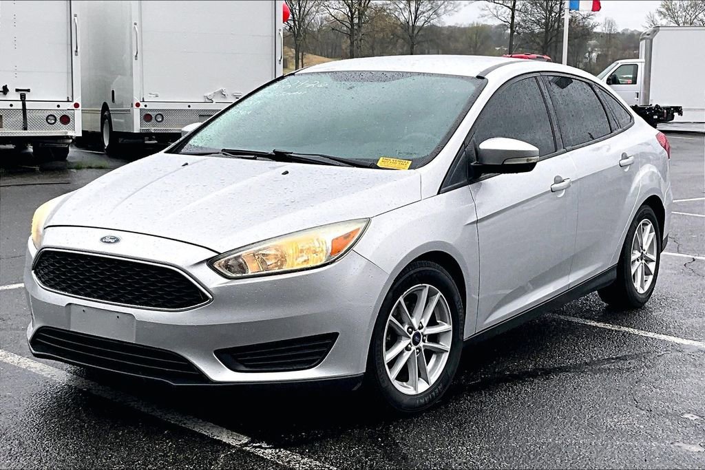 Used 2016 Ford Focus SE image 2