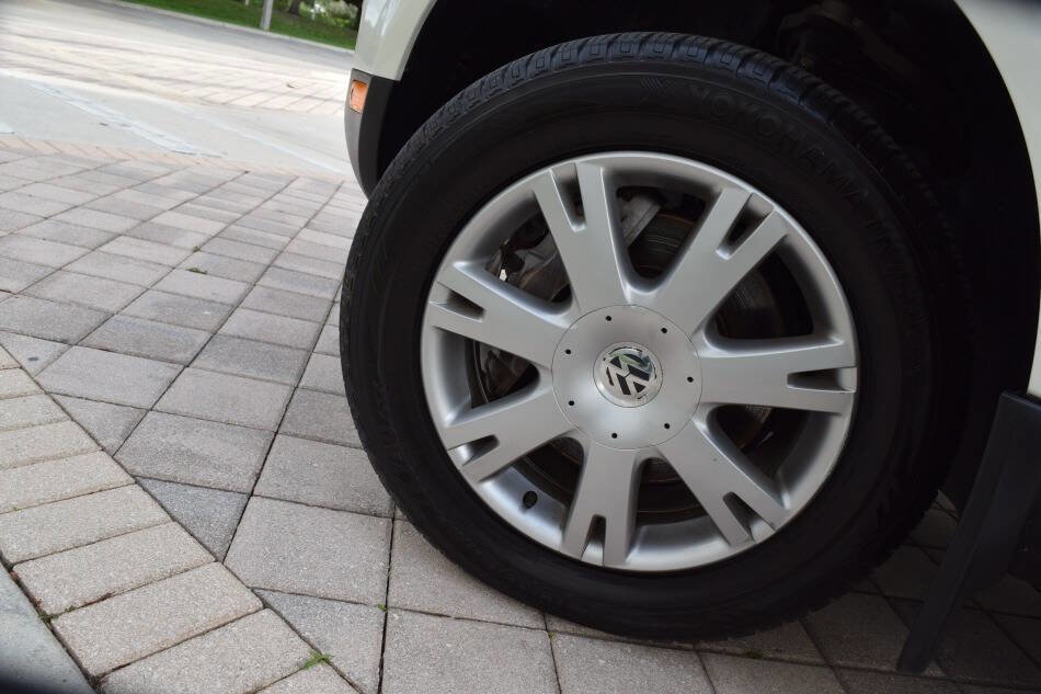 Used 2006 Volkswagen Touareg V10 TDI AWD/4WD image 81