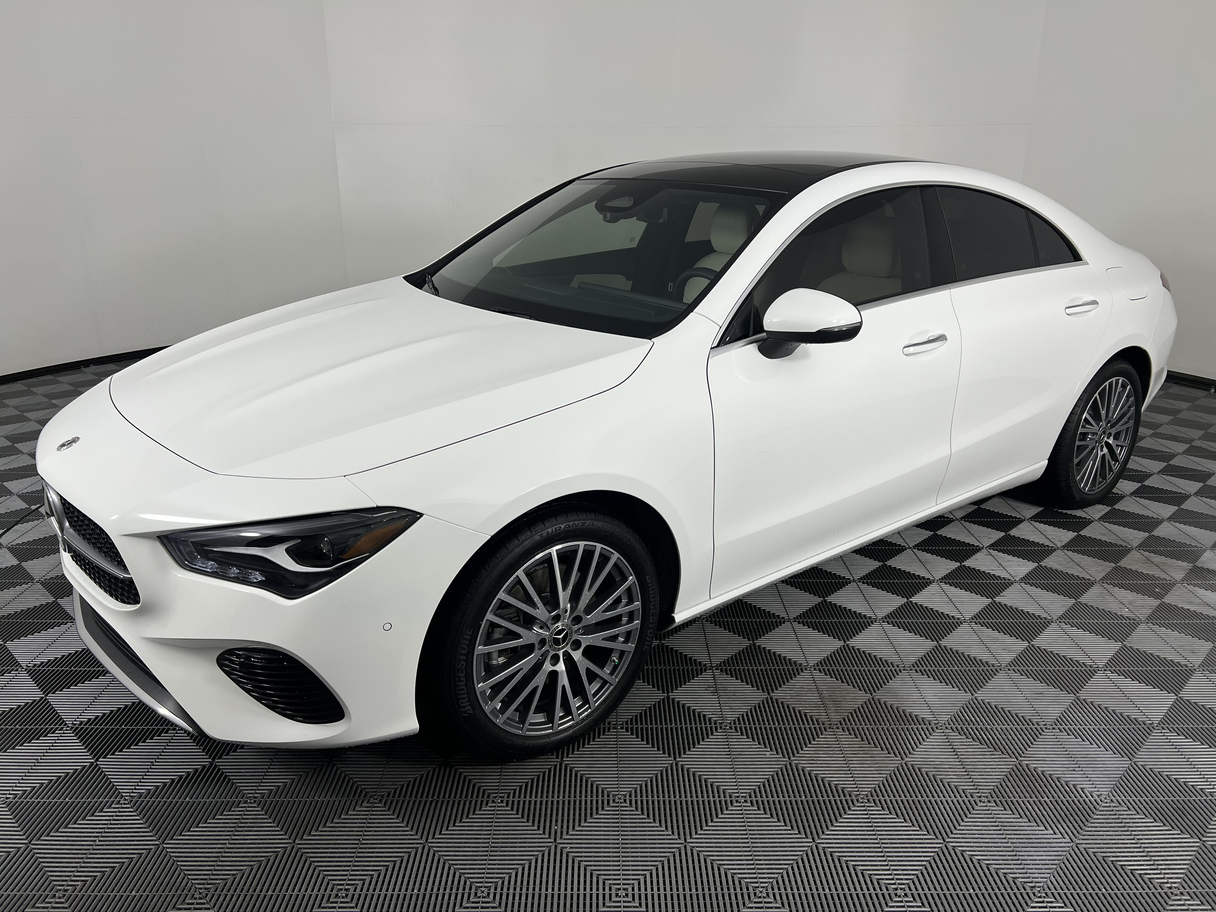 Used 2025 Mercedes-Benz CLA 250 4MATIC image 8