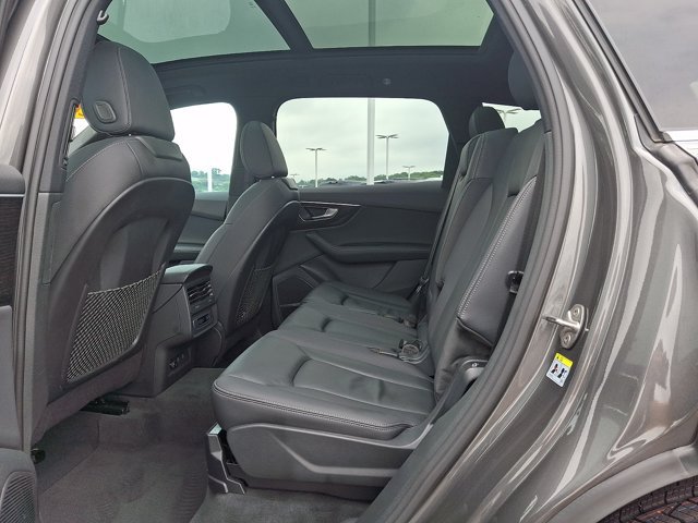 Used 2025 Audi Q7 3.0T Premium Plus AWD/4WD image 10