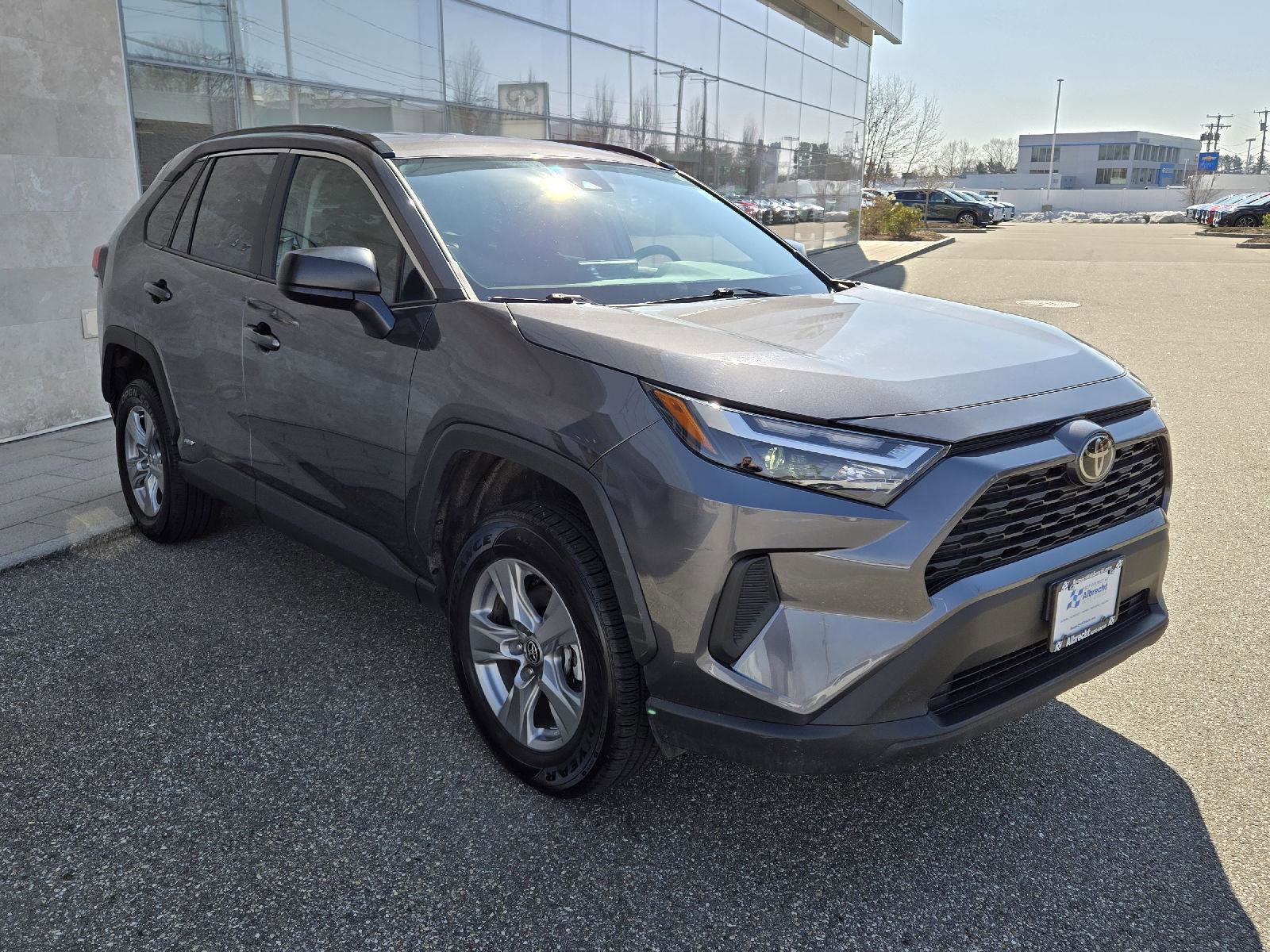 Used 2025 Toyota RAV4 LE AWD/4WD image 14