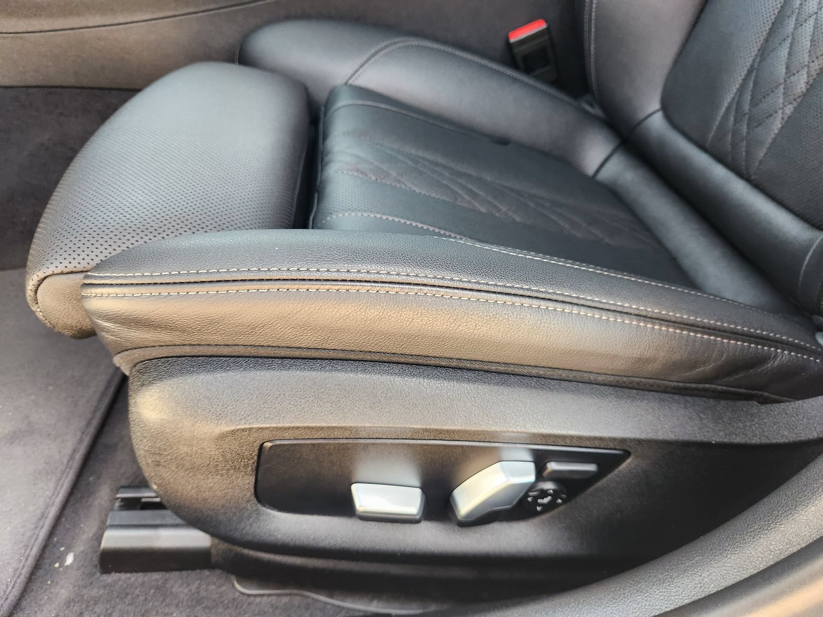 Used 2022 BMW 540i w/ M Sport Package RWD image 24