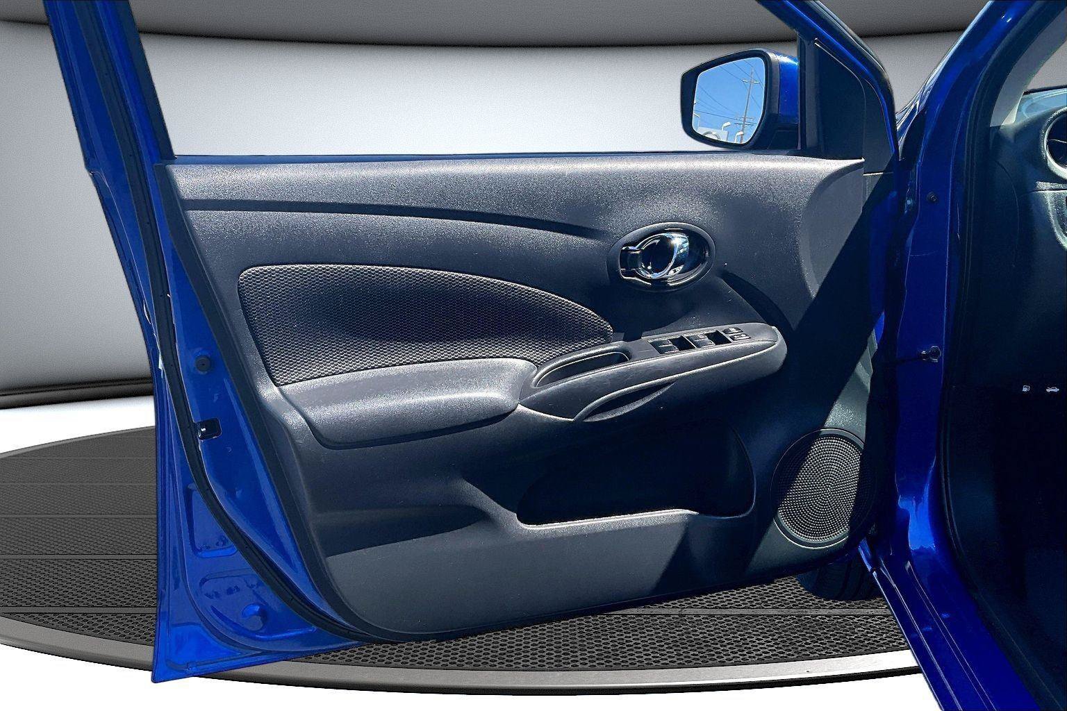 Used 2017 Nissan Versa SV FWD image 17