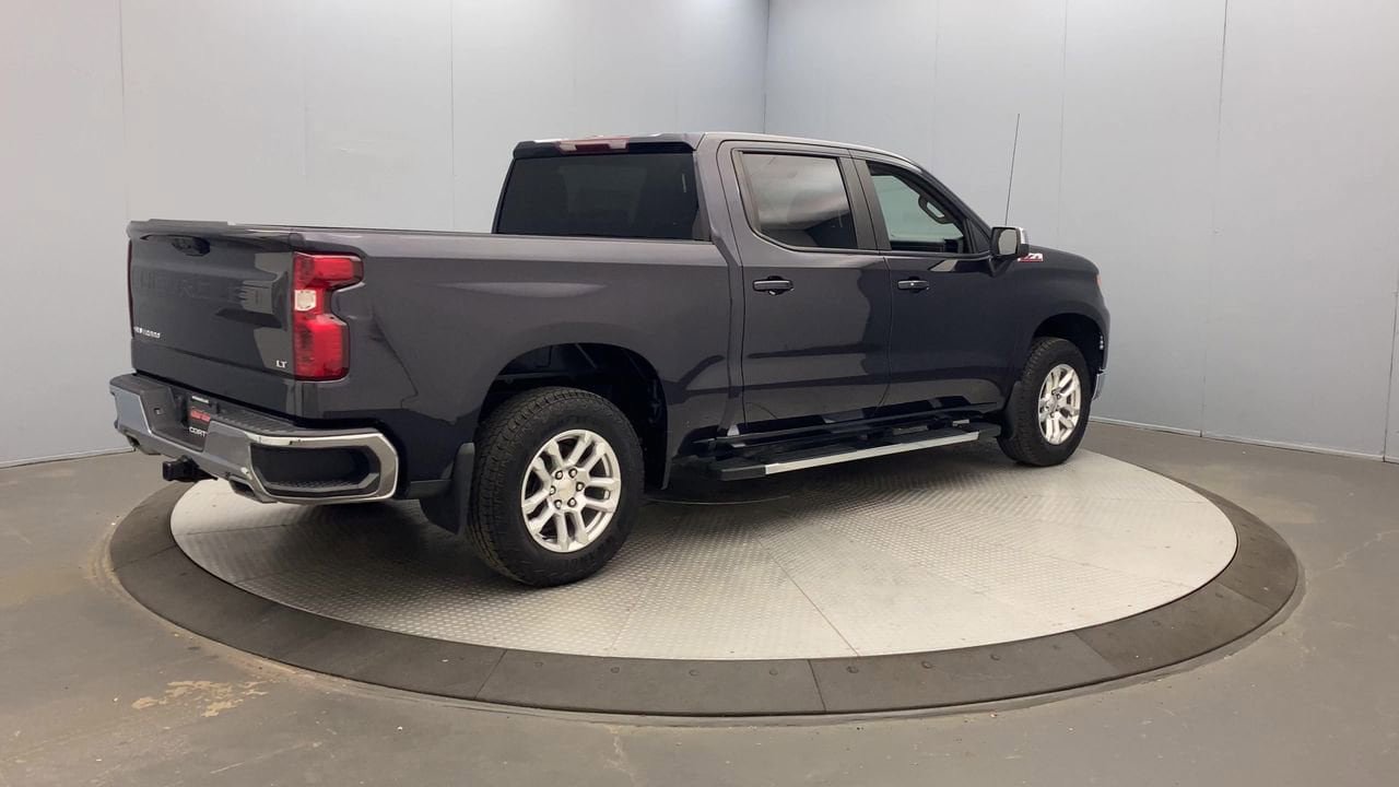 Used 2022 Chevrolet Silverado 1500 LT w/ Z71 Off-Road Package AWD/4WD image 5