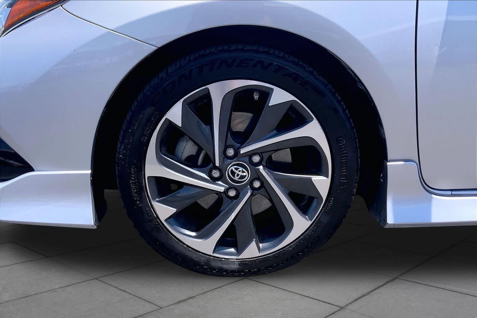 Used 2018 Toyota Corolla iM FWD image 11