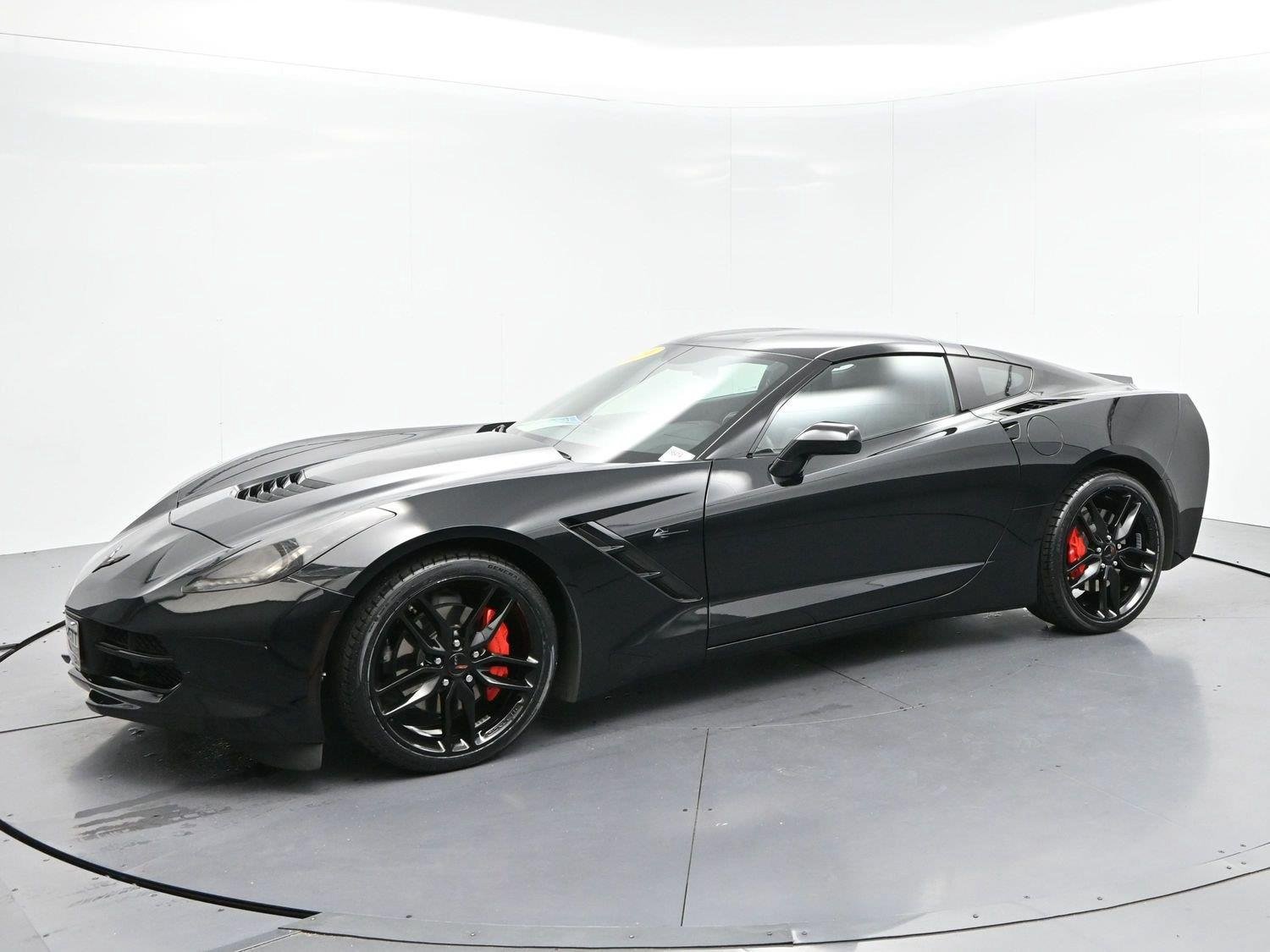 Used 2019 Chevrolet Corvette Stingray Coupe w/ Carbon Flash Badge Package RWD image 3