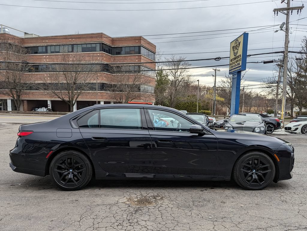 Used 2023 BMW 760i xDrive AWD/4WD image 6