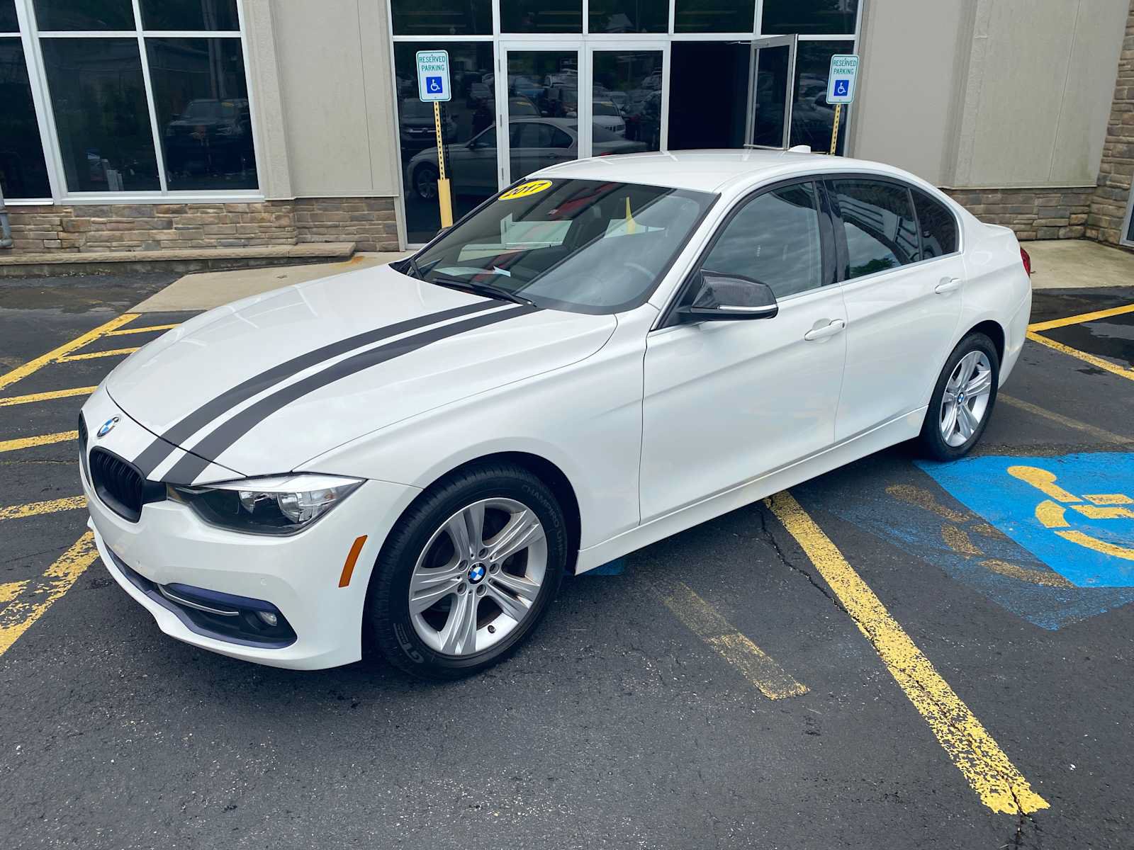 Used 2017 BMW 330i Sedan RWD image 3