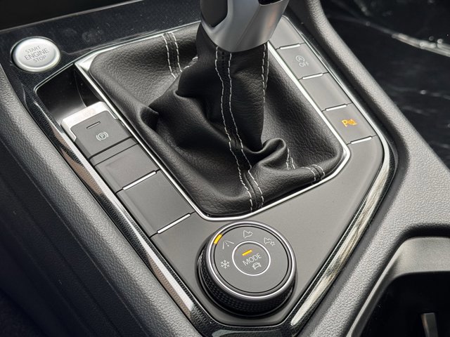 New 2025 Volkswagen Taos SEL image 30