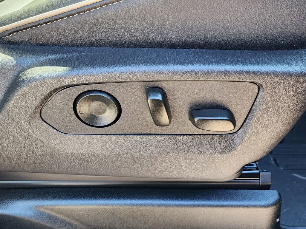 New 2026 GMC Yukon XL Elevation image 42