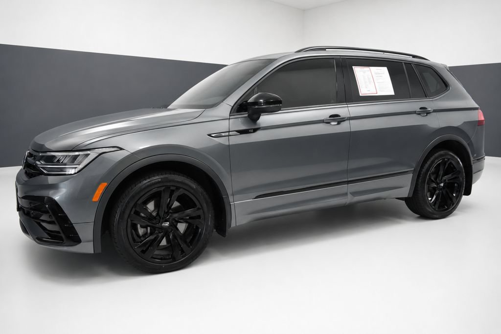 Used 2023 Volkswagen Tiguan SE R-Line FWD image 2