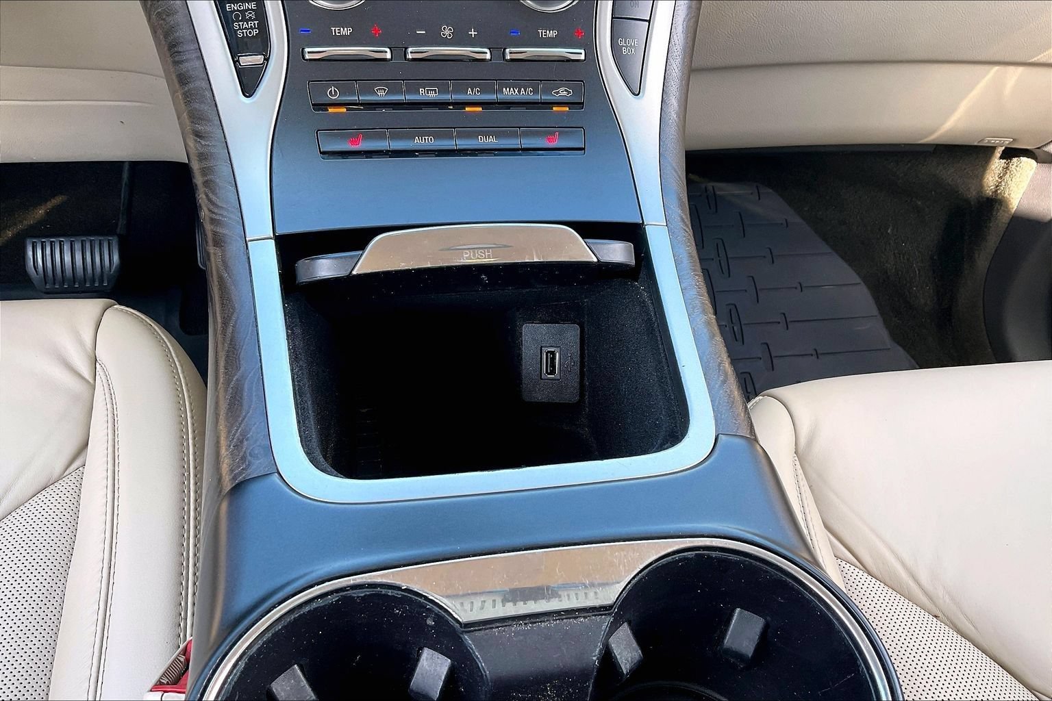 Used 2019 Lincoln Nautilus Select w/ Cargo Utility Package FWD image 24