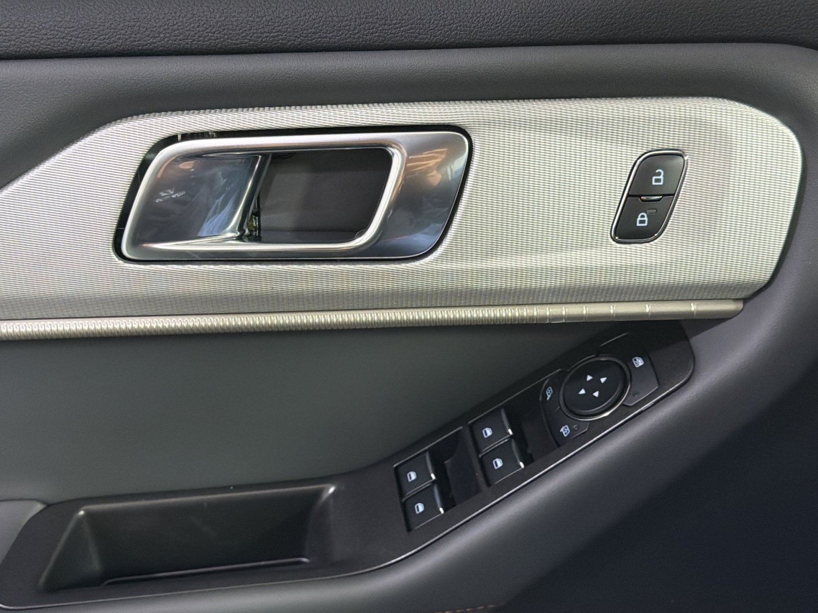 New 2026 Ford Explorer Active AWD/4WD image 37