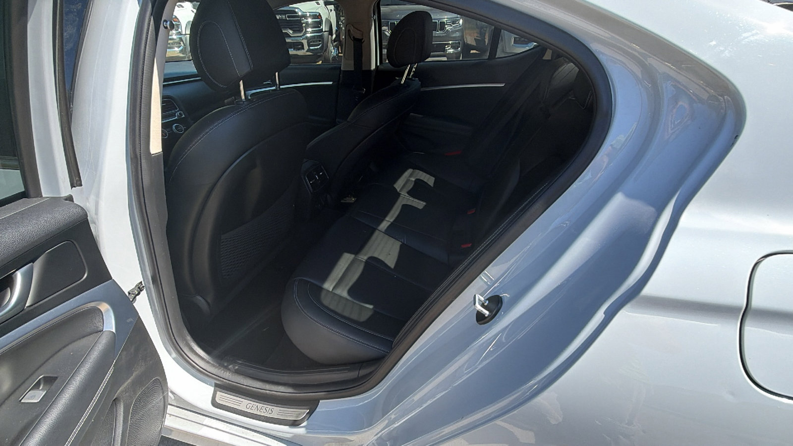 Used 2022 Genesis G70 2.0T image 23