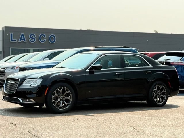 Used 2017 Chrysler 300 Touring w/ Value Package RWD image 1