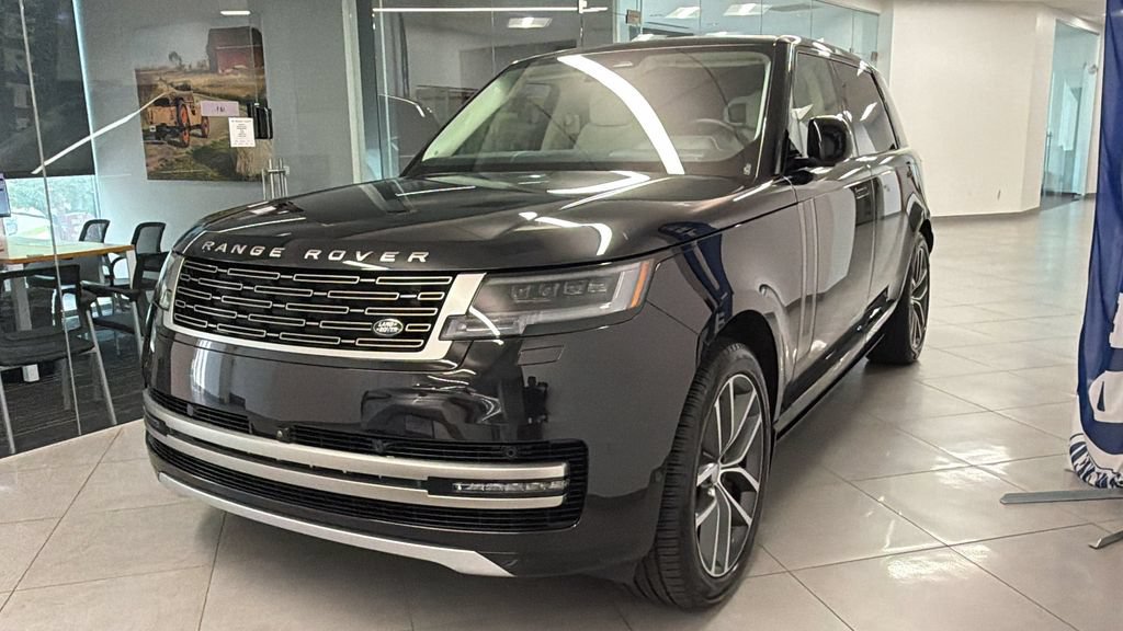 Used 2024 Land Rover Range Rover Long Wheelbase SE AWD/4WD image 2