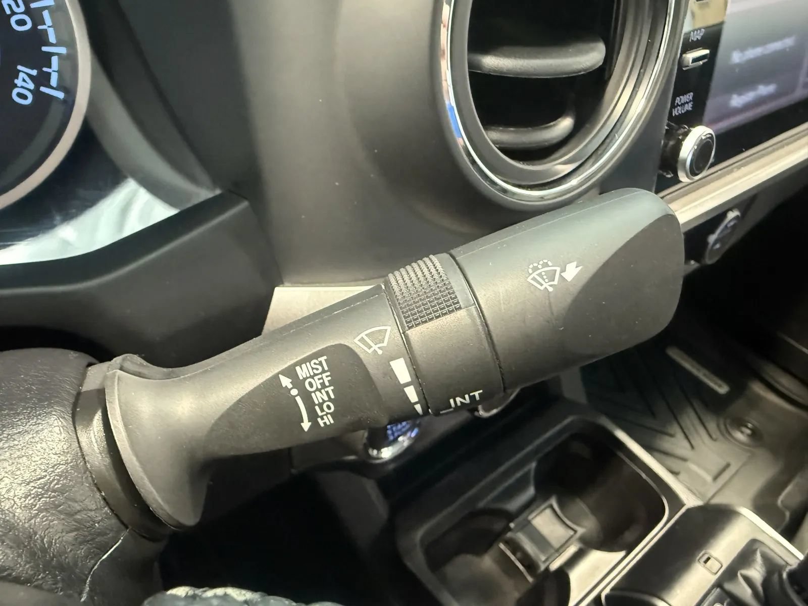 Used 2023 Toyota Tacoma SR5 w/ Technology Package AWD/4WD image 32