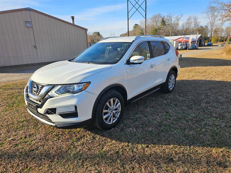 Used 2017 Nissan Rogue SV w/ SV Premium Package image 3
