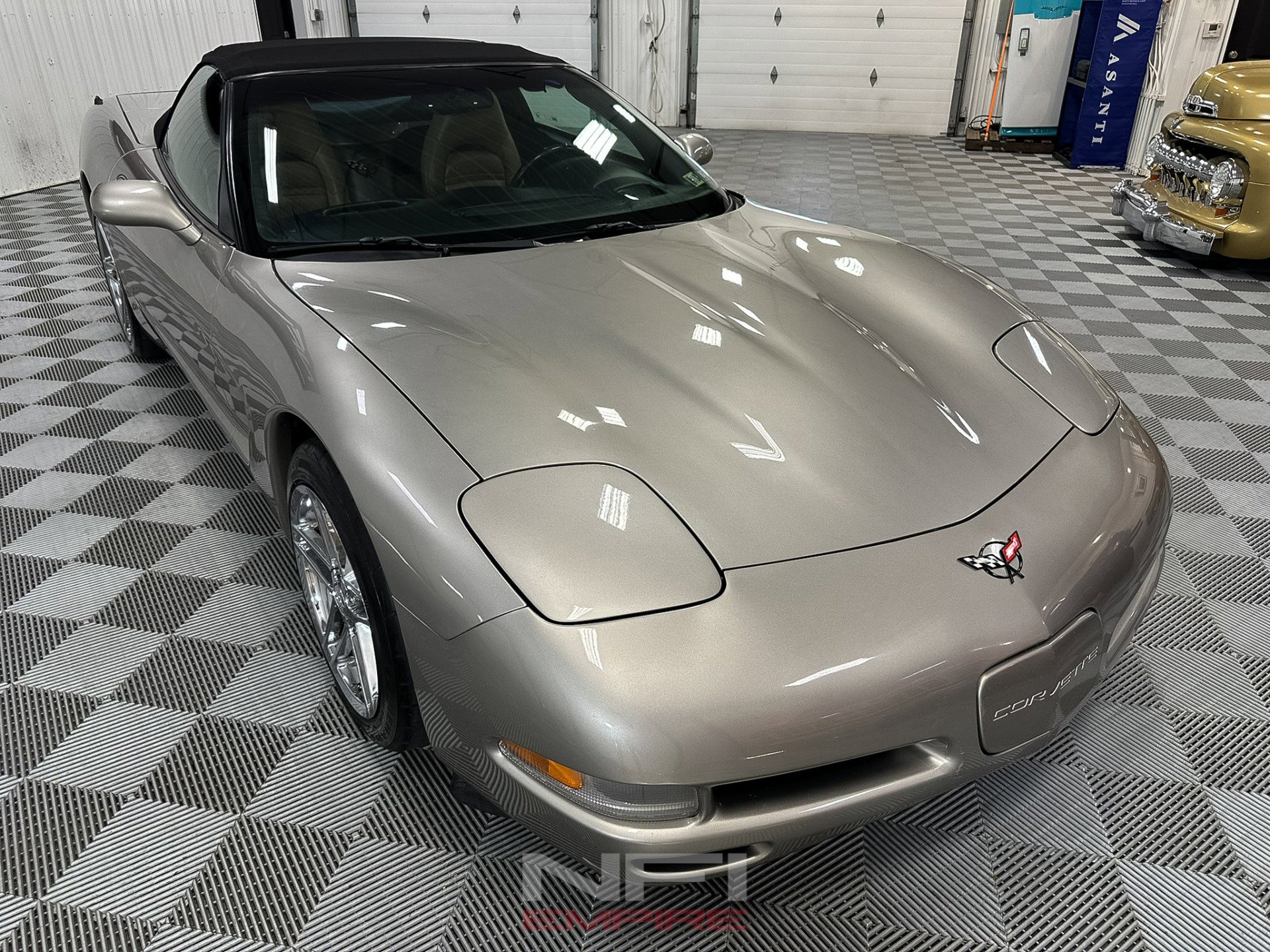 Used 2000 Chevrolet Corvette Convertible w/ Memory Pkg image 10
