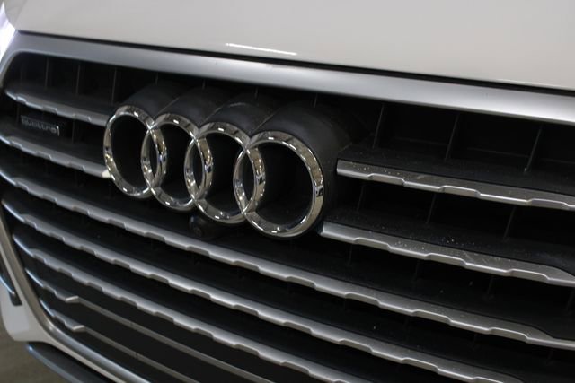 Used 2019 Audi Q7 3.0T Premium Plus AWD/4WD image 34