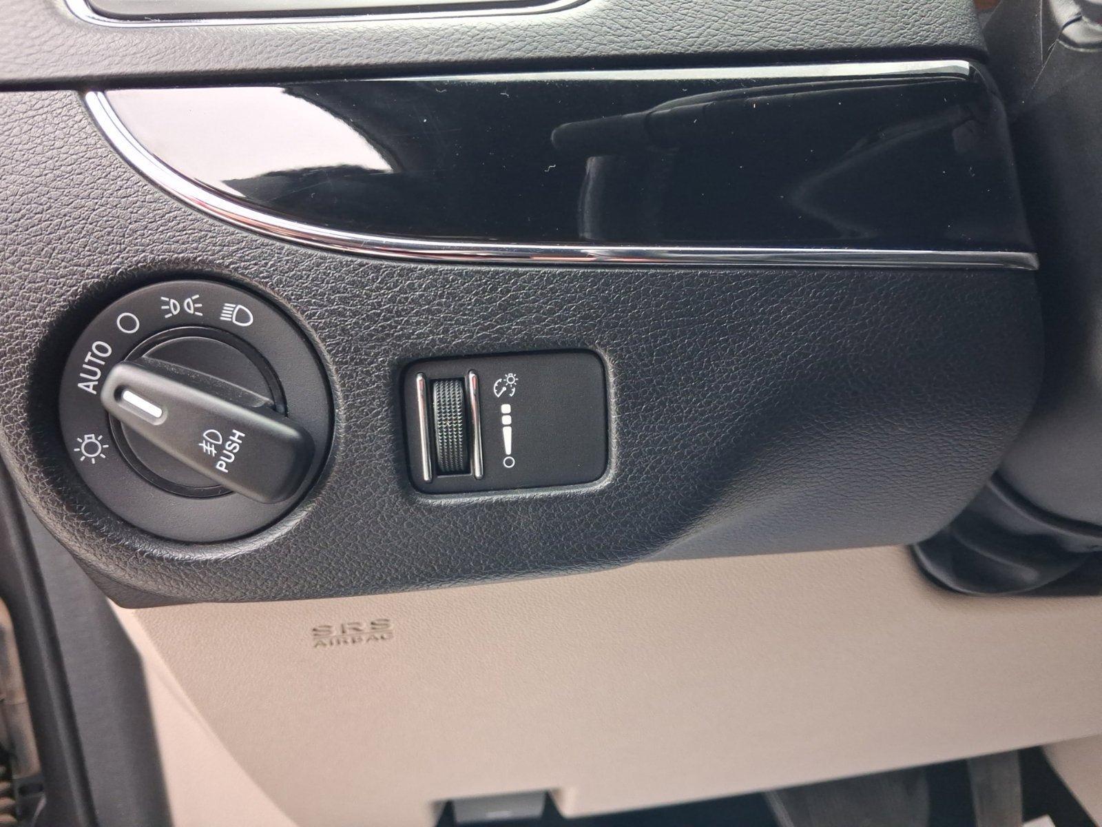 Used 2019 Dodge Grand Caravan SXT FWD image 18